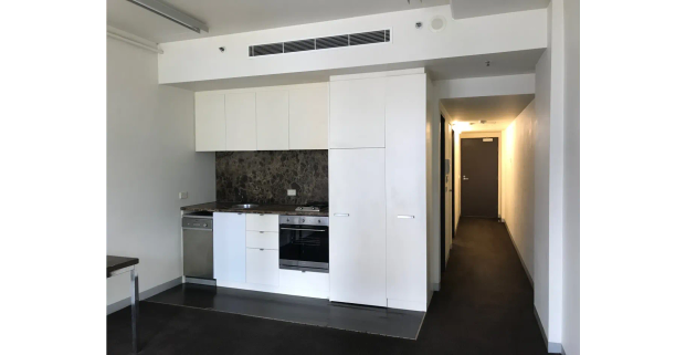Prime Docklands Location, Stylish One Bedroom One Bathroom Apartment - Photo 1