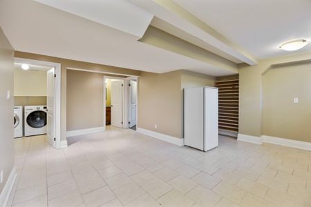 For Lease - 154 Glen Park Avenue, Toronto, Ontario - Photo 2