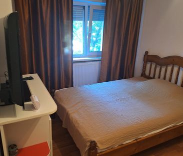 Garsonieră decomandată, mobilată, 40m², etaj 1 - Photo 4