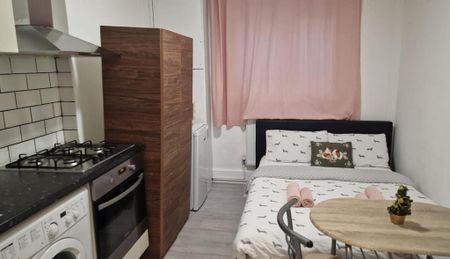 Studio to rent - Photo 3