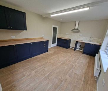 3 bedroom detached house to rent - Photo 3