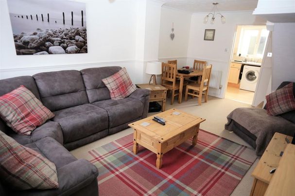 2 bedroom semi-detached house to rent - Photo 1