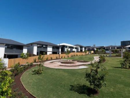 “BEAUTIFUL,ELEVATED POSITION WITH BREEZES AND VIEWS $600 PER WEEK” - Photo 3