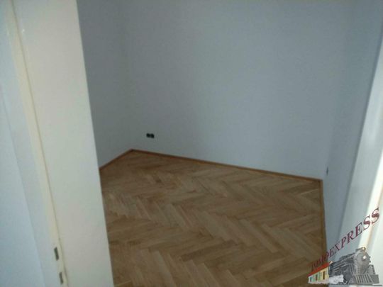 Neusanierte Wohnung mit Jahresbeginn startbereit- wird gerade komplett neu saniert - Photo 1