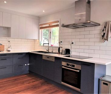 Sunny Three Bedroom Home in Miramar - Photo 2