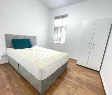 4 bedroom terraced house to rent - Photo 1