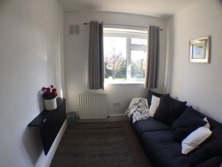 Room in a Shared House, East Ferry Road, E14 - Photo 3