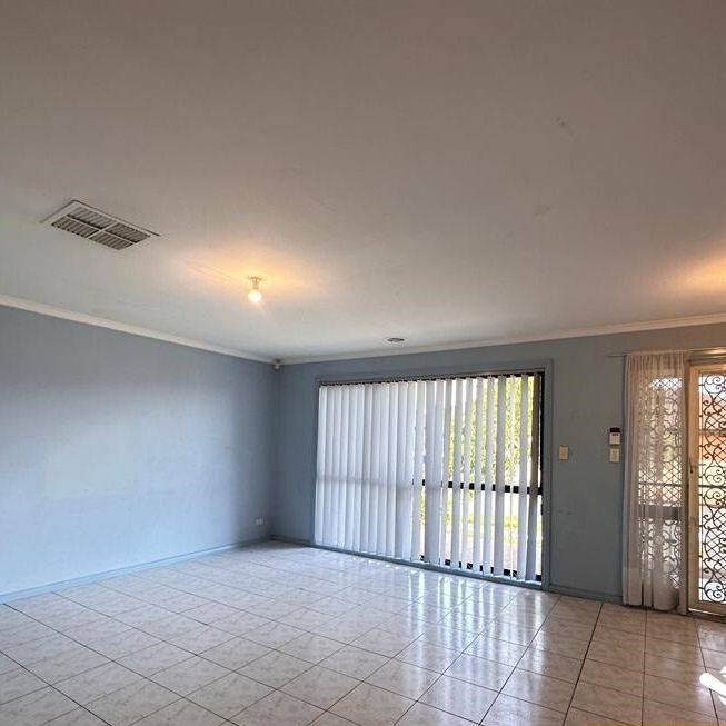 Attractive family home in the heart of Cairnlea. - Photo 1