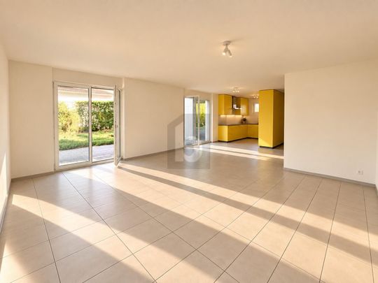 GERÄUMIGER WOHNRAUM UND GROSSER GARTEN - Photo 1