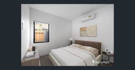 Location, Location! - Photo 3