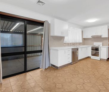 Spacious family home in a convenient location - Photo 6