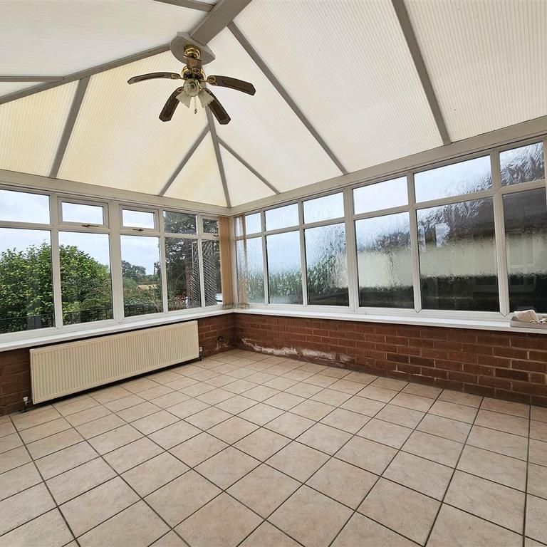 4 bedroom detached house to rent - Photo 1