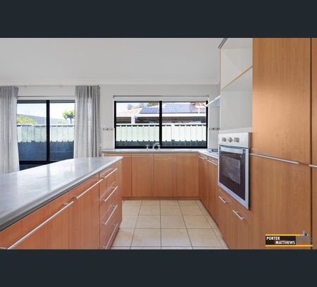 21 Dayana Court, Redcliffe, WA 6104 - Photo 3