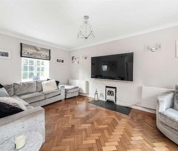 Harestone Valley Road, Caterham, CR3 - Photo 4