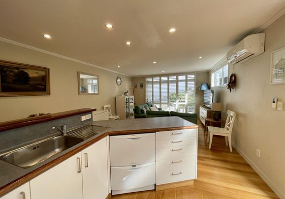 Two bedroom unit with Harbour Views - Photo 1