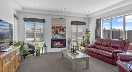 Wigram Skies Executive Home - Photo 3