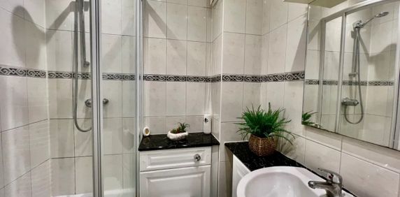 1 Bed Flat, Warwick Road, W14 - Photo 2