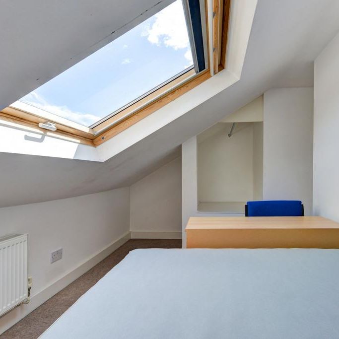 6 bedroom house to rent - Photo 1