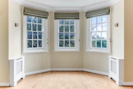 3 bedroom flat to rent - Photo 4