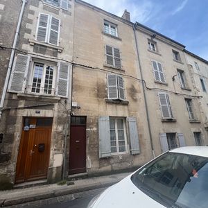 Appartement Poitiers 1 pièce(s) donnant sur rue - Photo 2