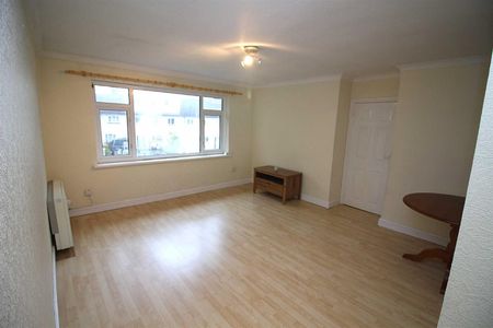 2 Bedroom Flat - Photo 3