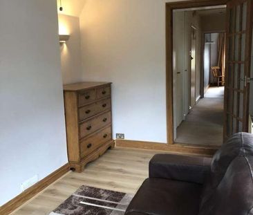 New Road, Chilworth, GU4 - Photo 1