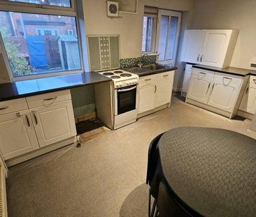 3 bedroom terraced house to rent - Photo 6