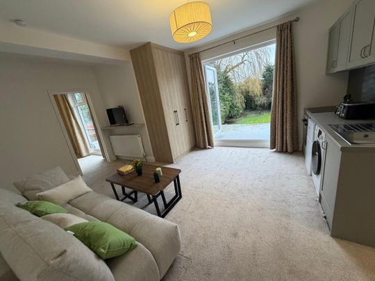 1 Bed Semi-Detached House, The Bishops Avenue, N2 - Photo 1