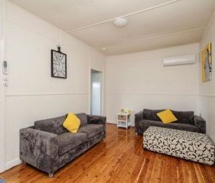 Renovated Villa Close To Lake - Photo 6