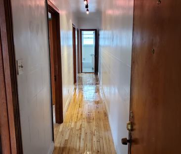 5120 Avenue Jeanne-d'Arc apartment — Montréal, QC (2-Bedroom) - 2 Bedroom - Photo 1