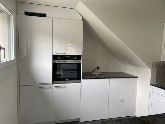 "Eine neu renovierte Wohnung steht im Angebot" - Photo 1