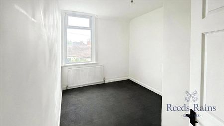 3 bedroom terraced house to rent - Photo 3