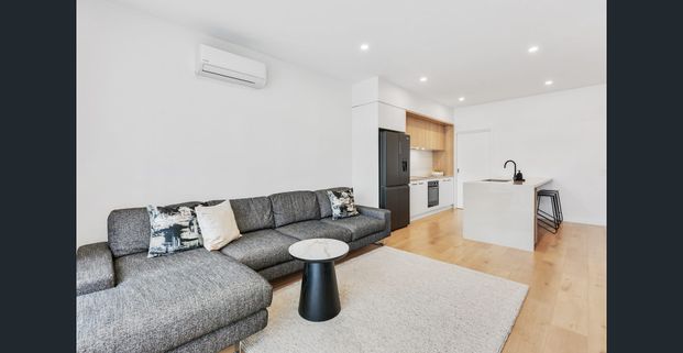 STYLISH COASTAL LIVING JUST 200M FROM THE BEACH - Photo 1