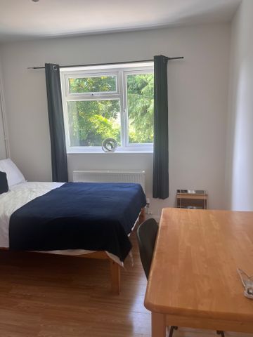 St Martins Road Room 1 - Photo 2