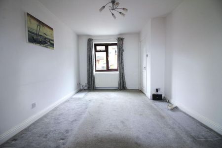 2 bedroom end of terrace house to rent - Photo 2