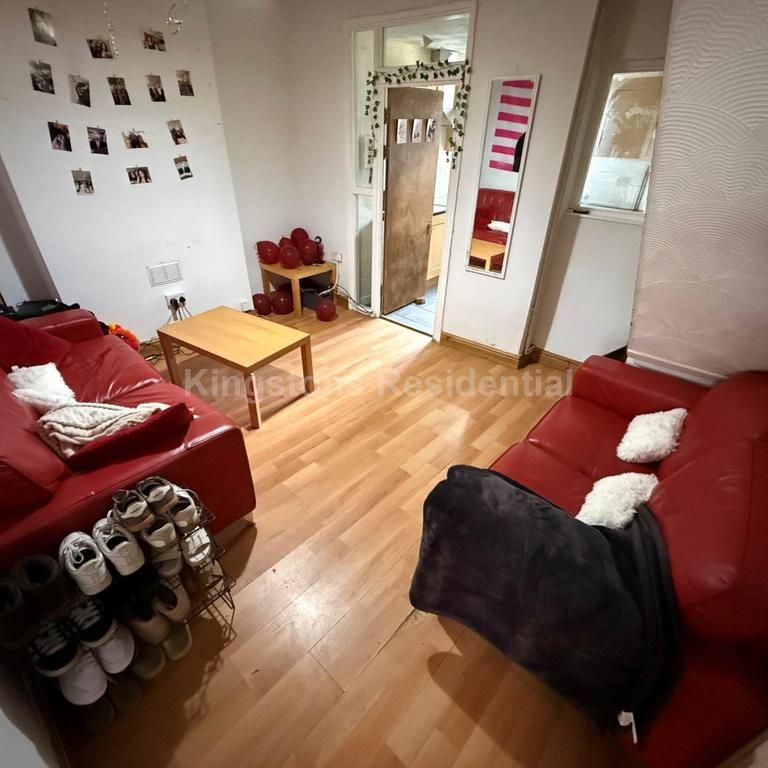 3 bedroom terraced house to rent - Photo 1