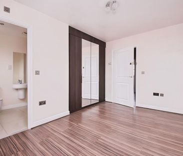 4 bedroom semi-detached house to rent - Photo 6