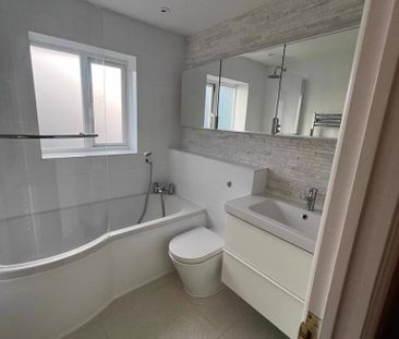 2 bedroom end of terrace house to rent - Photo 5