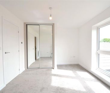 4 bedroom semi-detached house to rent - Photo 5