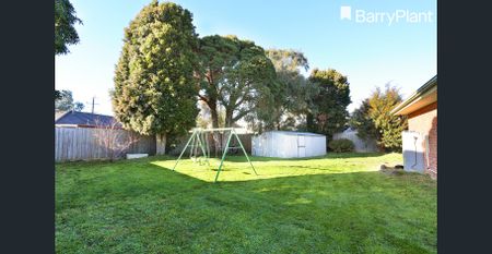 **REGISTER TO INSPECT VIA REALESTATE.COM.AU LINK & PHOTO ID MUST BE PROVIDED AT ENTRY, WHEN VIEWING ALL RENTAL PROPERTIES WITH BARRY PLANT FRANKSTON* - Photo 2
