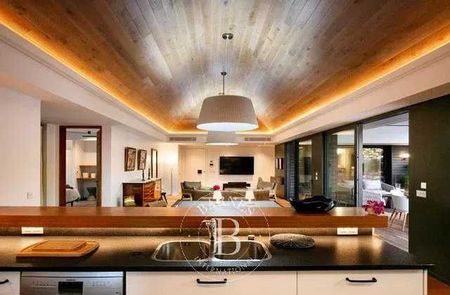 Appartement de 3 chambres situé coeur de Gustavia, vue port - Photo 5