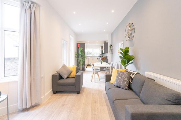 Playfair #4 - Photo 1