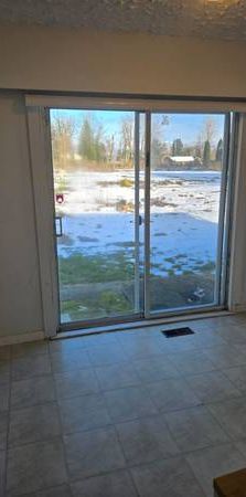 3 Bedroom 1 bath - SHORT TERM - $1999 - Photo 1