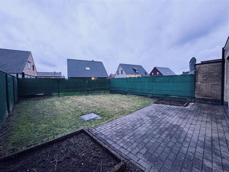 Gesloten bebouwing in rustige omgeving met garage - Photo 2