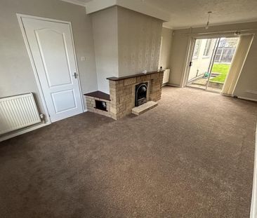 Bromfield Crescent, Wednesbury - Photo 2