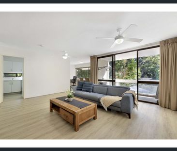 Partially furnished 2 bedroom apartment - moments to everything. - Photo 1