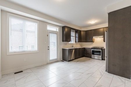 For Lease - 436 Wheat Boom Drive, Oakville, Ontario - Photo 2