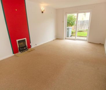 4 bedroom semi-detached house to rent - Photo 3
