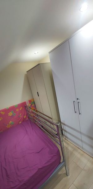 Room in a Shared House, Pembroke Road, IG3 - Photo 1
