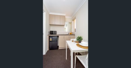 🏡 Private Rooms in rooming house / Rooms 2 and 4 for Rent / $330 per week / Fully Furnished / All utilities Included - Photo 5